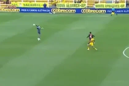Muralha, goleiro do mirassol, falha duas vezes em apenas 12