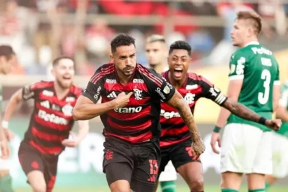 Flamengo perto de acordo: danilo desiste de aposentadoria e avança