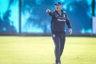 Renato gaúcho se reencontra com grêmio no rio, mas felipão