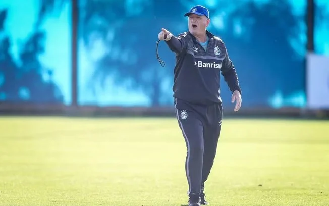 Renato gaúcho se reencontra com grêmio no rio, mas felipão