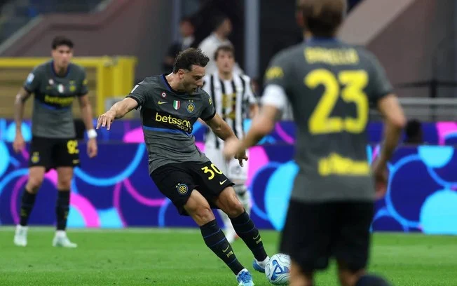 Inter de milão realiza virada espetacular por 5 a 3