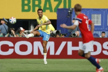 Decisão impactante: danilo recusa convite de ancelotti na seleção brasileira