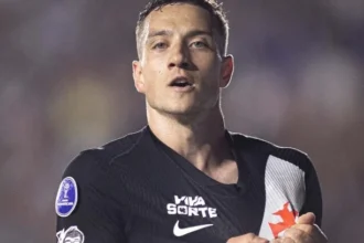 Vasco vence santa fe em são januário com gols de