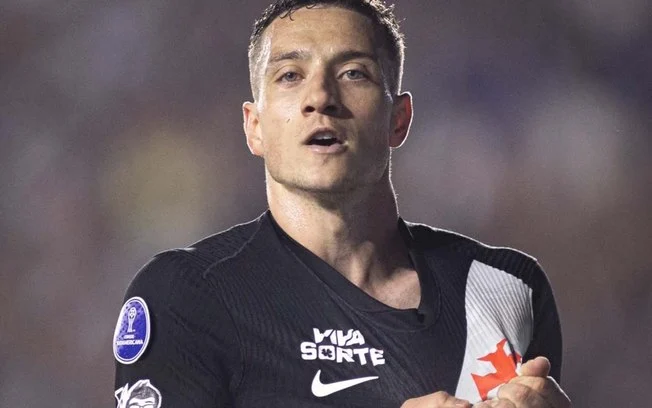 Vasco vence santa fe em são januário com gols de