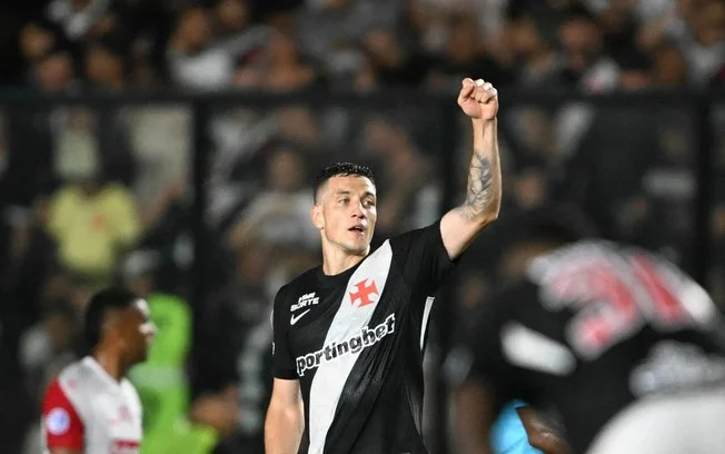 Vasco da gama em duas realidades: brilho invicto nas copas