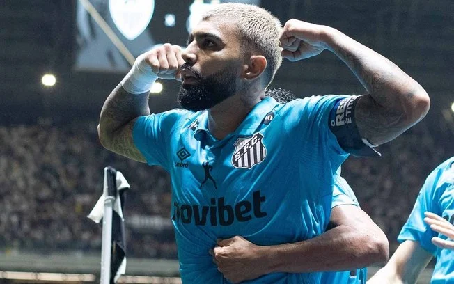 Gabigol se irrita em coletiva e questiona repórter após pergunta