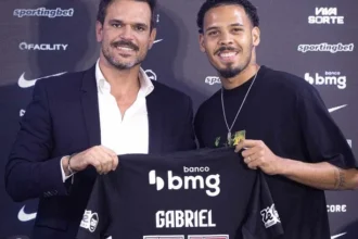 Reforço na zaga: gabriel, recém apresentado no vasco, revela prontidão e