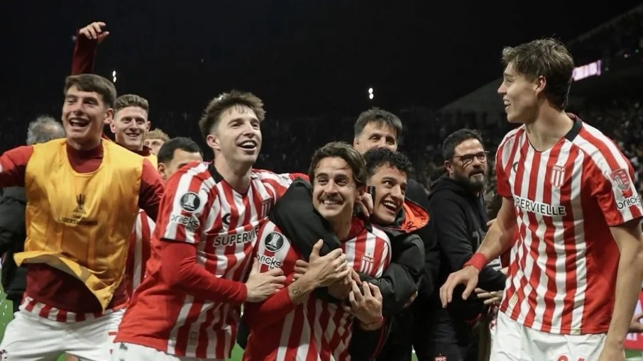 Presidente do estudiantes, juan sebastián verón, faz pedido oficial ao