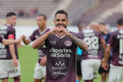 Ferroviária x brusque na série c: onde assistir ao confronto