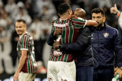 Fluminense de marcão usa data fifa para ajustar defesa e