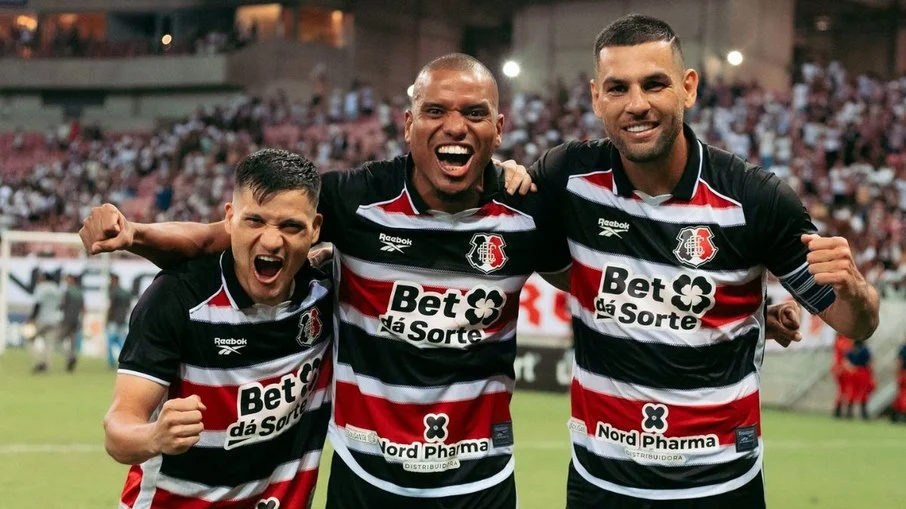 Santa cruz à beira da série b: de ano sem