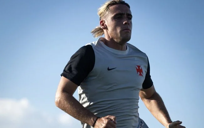 Atacante do vasco, claudio spinelli rebate argentinos sobre torcida e