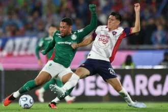 Vitor roque renasce no palmeiras: como o jovem atacante superou