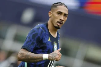 Ancelotti define raphinha como novo cobrador de pênaltis e protagonista