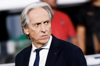 Ídolo do flamengo, jorge jesus critica redução de estrangeiros no