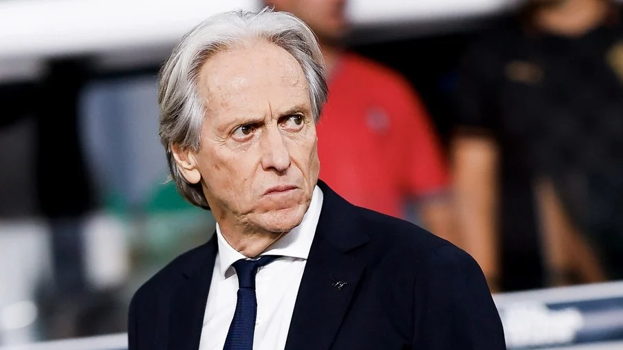 Ídolo do flamengo, jorge jesus critica redução de estrangeiros no