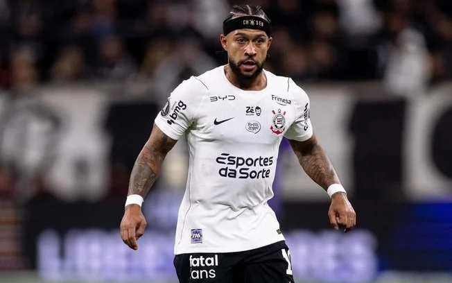 De ‘coração partido’ e em jejum de gols, memphis depay