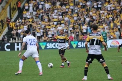 Criciúma goleia avaí no clássico por 3 a 0, volta