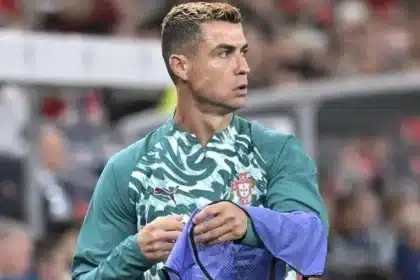 Jorge jesus promete ‘puxão de orelha’ em cristiano ronaldo e