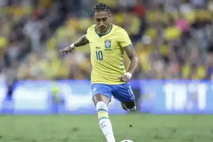 Raphinha, o novo camisa 9 do barcelona, choca o mundo