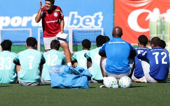 Palmeiras acelera preparação crucial com abel ferreira e aguarda retorno