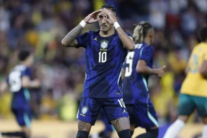 Raphinha, craque do barcelona, é cortado da seleção brasileira por