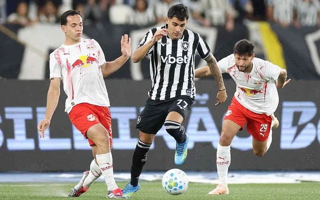 Botafogo amarga pior campanha da era saf no brasileirão e