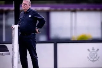 Corinthians em crise financeira: caixa despenca 40% e empréstimos atingem