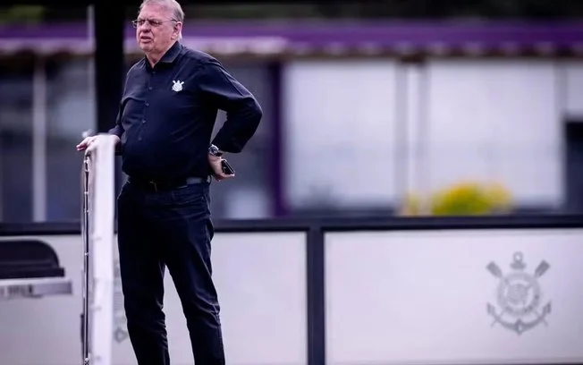 Corinthians em crise financeira: caixa despenca 40% e empréstimos atingem