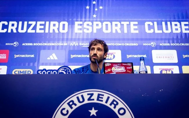 Cruzeiro define futuro das laterais: quatro jogadores com vínculos próximos