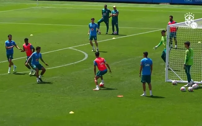 Seleção brasileira de ancelotti realiza treino aberto para 9 mil
