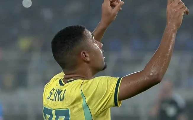 Samuel lino brilha com dois gols na seleção, elogia vini