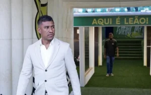 Paulinho, ex volante da seleção brasileira, deixa o mirassol e assume
