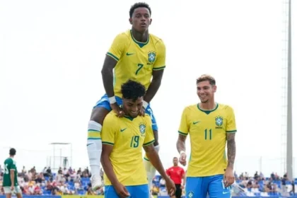 Heittor, joia palmeirense, encanta na seleção sub 20 ao marcar em