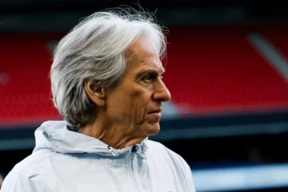 “desculpar me de quê? ”: jorge jesus se irrita e reafirma autoridade