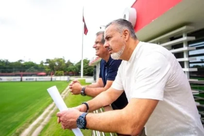 Flamengo fica longe da meta de venda de jogadores para