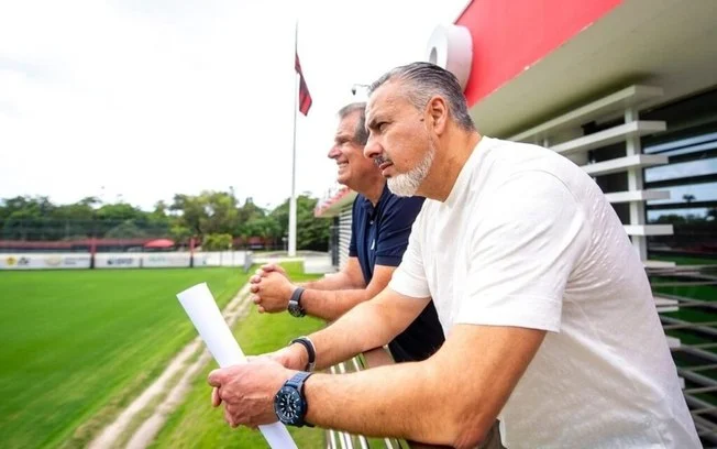 Flamengo fica longe da meta de venda de jogadores para