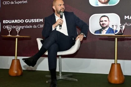 Fluminense garante r$ 10 milhões em outubro com adiantamento estratégico