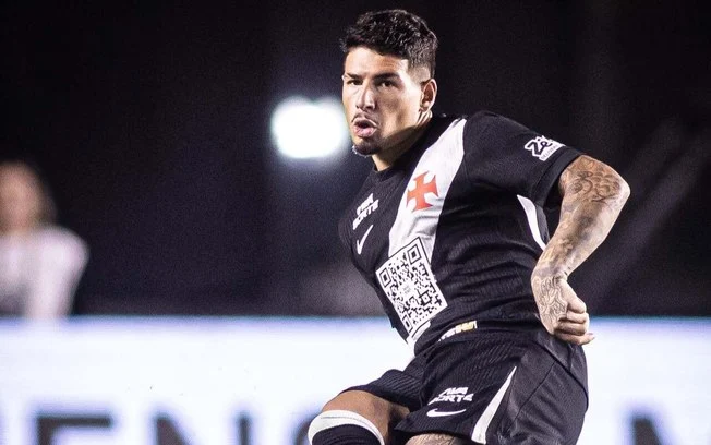 Vasco em alerta: cuesta luta contra lesão no quadril e