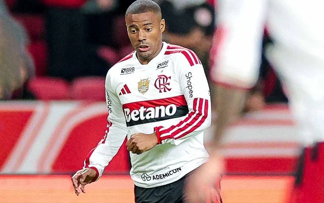 De la cruz, meia do flamengo, celebra ‘momento físico muito