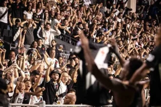 Paulo henrique, lateral do vasco, defende são januário como palco