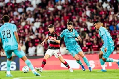 Santos e flamengo em duelo direto: líderes do returno do